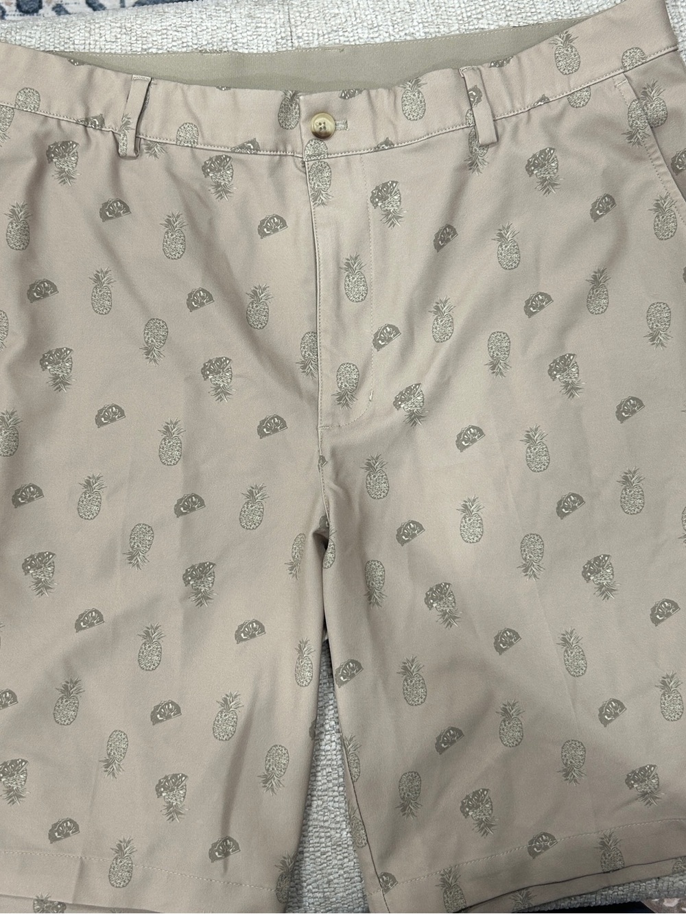 Greg Norman Collection Beige Pineapple Print Flat-Front Shorts